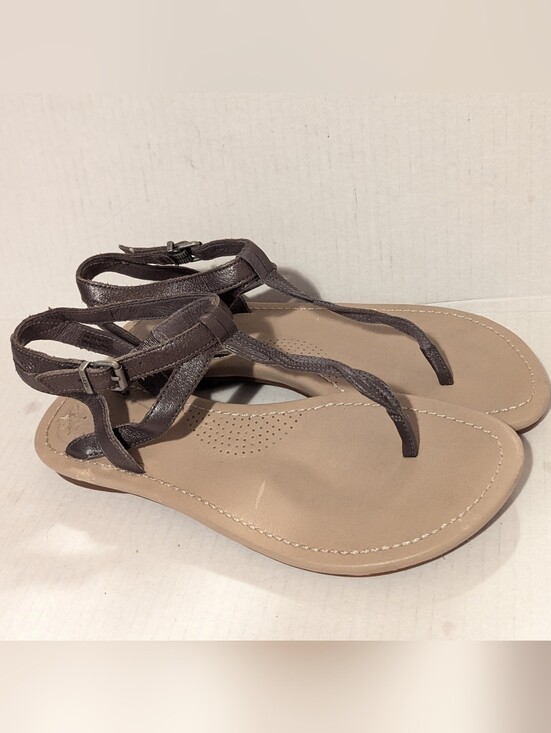 UGG Shoes - UGG NWOT Kennaria  Charcoal Sandal Gray T Strap Leather  Size 8 Braided Thong